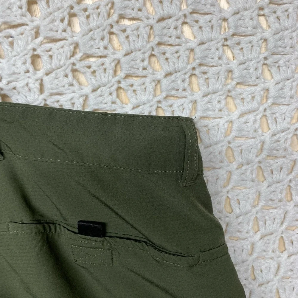 The North Face Shorts Mens Size 30 (30x7) Olive Green Performance Hiking Walking